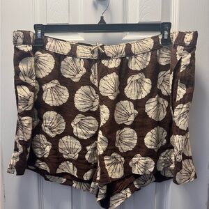 Abercrombie & Fitch Brown Shorts with Cream Shell Print